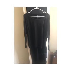 High- low long sleeve black top